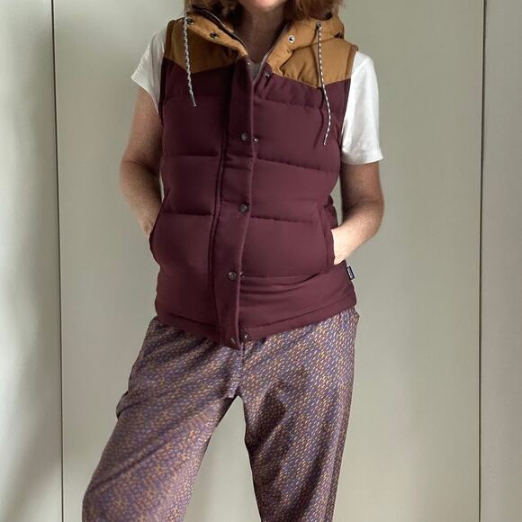 Patagonia Burgundy and Tan Puffer Vest - Picture 1 of 10